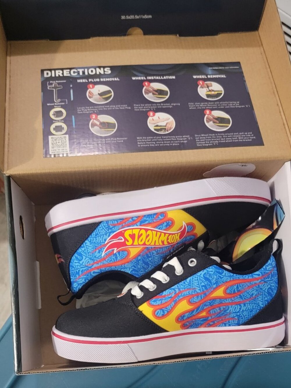 Brand new never worn Hot Wheels Heelys